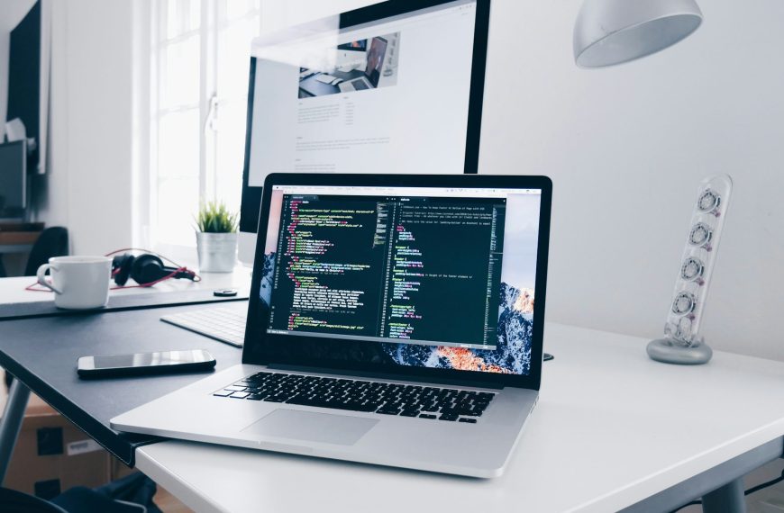 Sous-domaines vs sous-dossiers : le choix SEO qui compte
